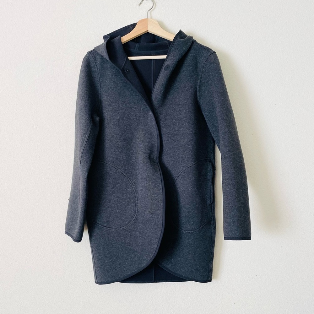 Lululemon XS Urban Horizons black gray reversible jacket